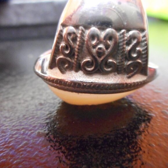 Ladies/men's Large size Rhinestone Ring sz 9 I can't find any markings ... - Picture 6 of 9